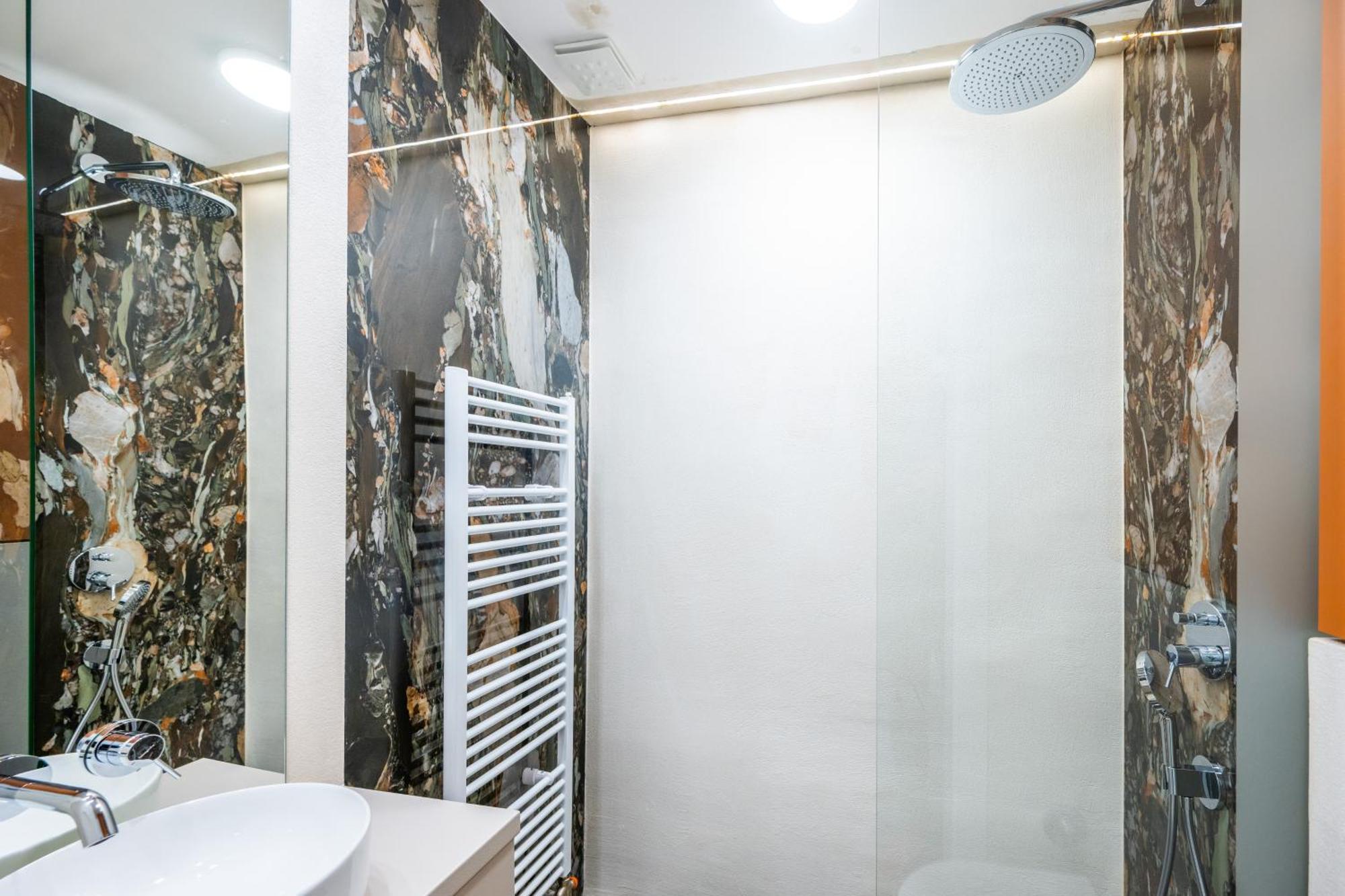 City Center Design Apartments Sarajevo Ngoại thất bức ảnh