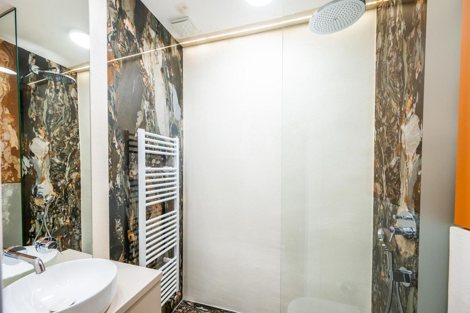 City Center Design Apartments Sarajevo Ngoại thất bức ảnh